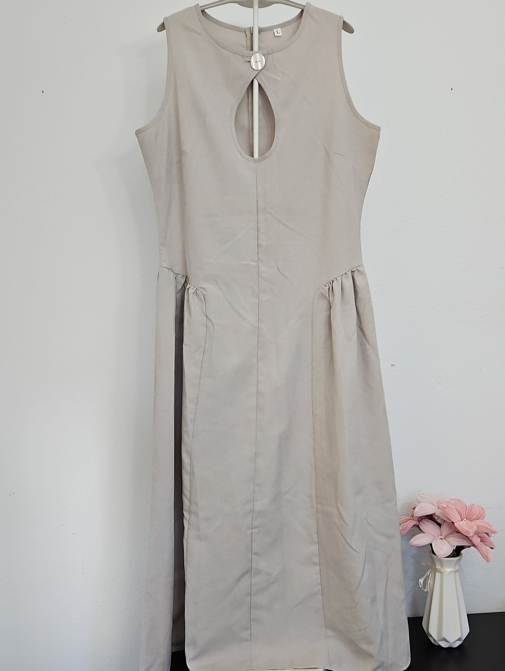 Sleeveless Keyhole Midi Dress in Light Beige